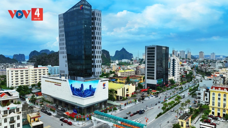 QUẢNG NINH CHẮP XẶP HẨƯ LIÊN HOAN PHÁT THANH TẰNG NẶM MƯỜNG PÀY TẢI XVII