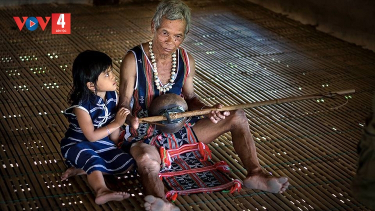 T'RUIH PA XUL P'RÁ CƠ TU CHỦ NHẬT T'NGAY 19-4