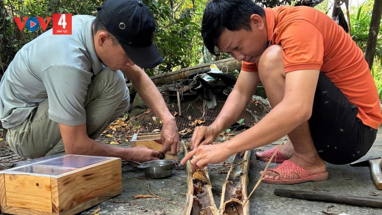 BĂN G’DỢ COH N’COO CRAM