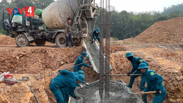 BỘ ĐỘI ĐÀ NẴNG TĂ P’RĂNG BHRỢ TRƯỜNG HỌC ZR’LỤ K’NOONG K’TIÊC
