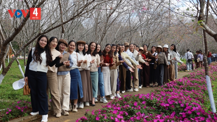 MĂNG ĐEN T’PÂH T’MOOI BÊL ĐHÊY LỄ