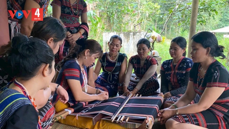 BH’RỢ ZƯ PA DƯR VĂN HÓA ĐHỊ ĐÔNG GIANG 