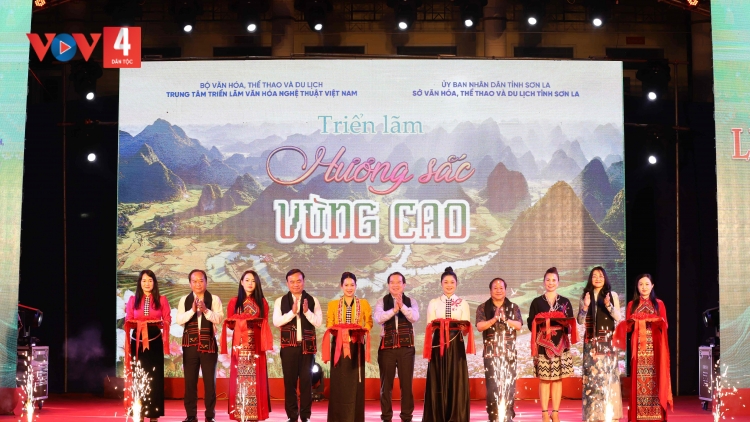 TƠƠP BHRỢ TRIỂN LÃM “HƯƠNG SẮC VÙNG CAO” 2026 ĐHỊ ZR’LỤ DU LỊCH K’TIÊC K’RUUNG MỘC CHÂU