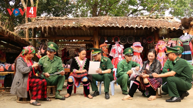 Miệt mài “gieo” kỹ năng số nơi biên giới Lai Châu