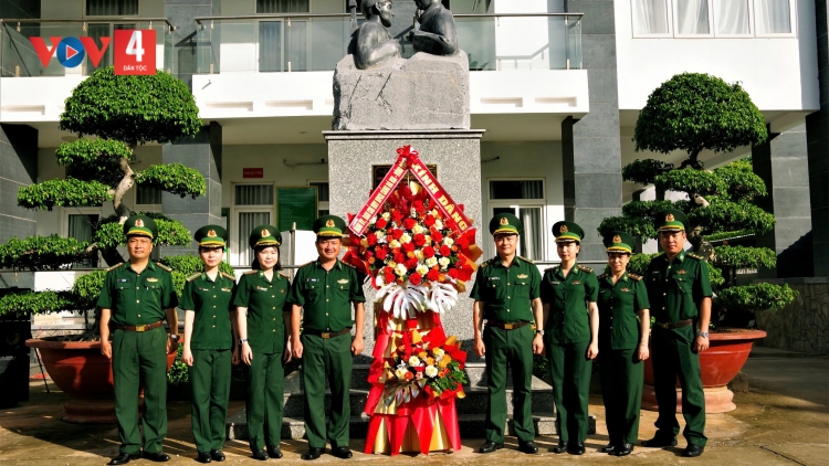 Sôi nổi các hoạt động kỷ niệm 136 năm Ngày sinh Chủ tịch Hồ Chí Minh 