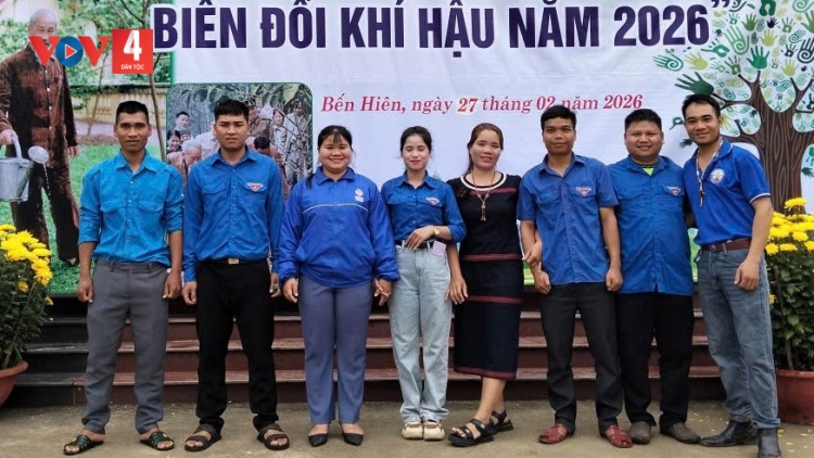 PRÁ XAY: "ĐOÀN ĐHA ĐHÂM C'MOỌR BẾN HIÊN LÂNG BH'RỢ TỢƠP BHRỢ CHA