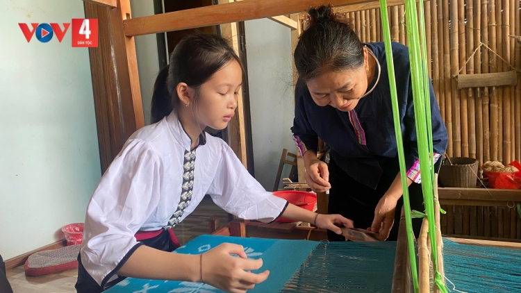 Lớp học hè trao truyền văn hóa Thái cho thế hệ trẻ ở Nghệ An