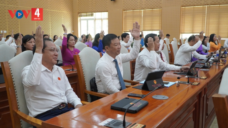 AN GIANG: ZOOI 30.000 ĐỒNG/TIẾT HỌC ĐOỌNG HA MA NƯIH PA CHOOM ĐỌONG P’RÁ LÂNG CHỮ KHMER, HOA LÂNG CHĂM