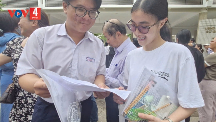 LÂH 1 ỨC THÍ SINH COH PRANG K’TIẾC K’RUUNG THI MÔN NGỮ VĂN LÂNG TOÁN