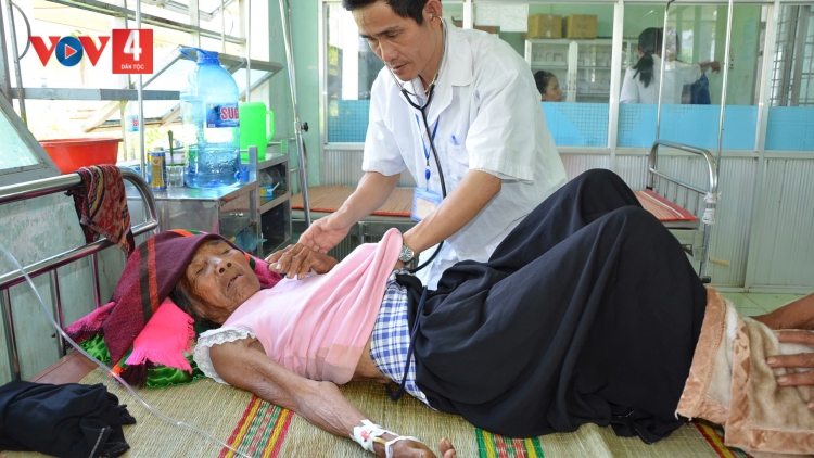 GIA LAI K’ĐƯƠI 38 BÁC SĨ CHÔ ZOOI Y TẾ VÊÊL BHƯƠL