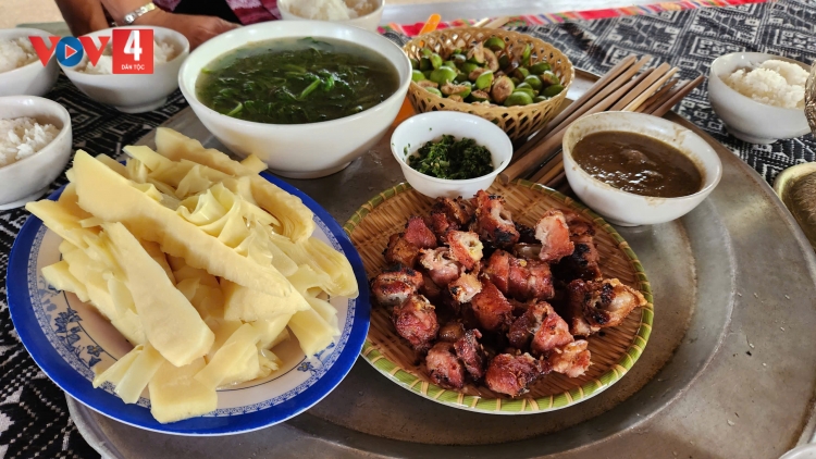 Thức chấm - món ăn làm nên thương hiệu người Thái