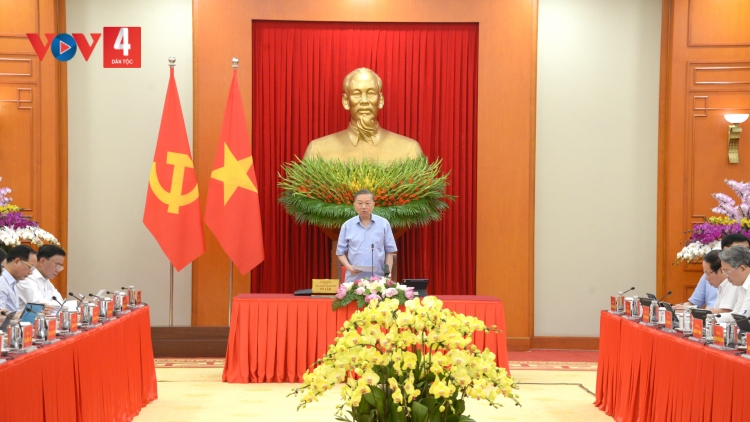 TỔNG BÍ THƯ, CHỦ TỊCH NƯỚC TÔ LÂM: HA OOY VÊY HỌC SINH, OOY ĐÊÊC VAIH GIÁO VIÊN