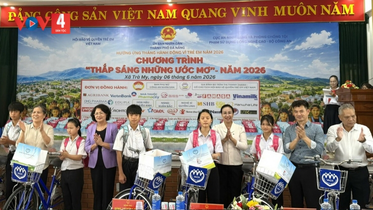 Thắp sáng những ước mơ cho 800 trẻ em miền núi Trà My