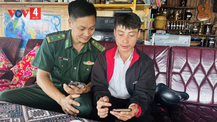 Trưởng thôn “đi trước, làm trước” ở Hồng Ngài
