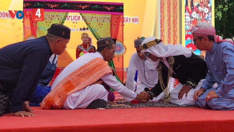 Độc đáo đám cưới người Chăm Islam tại Ngày hội văn hóa dân tộc Chăm