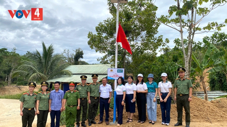 “TR’ANG AN NINH” COH ĐẮC PRING 
