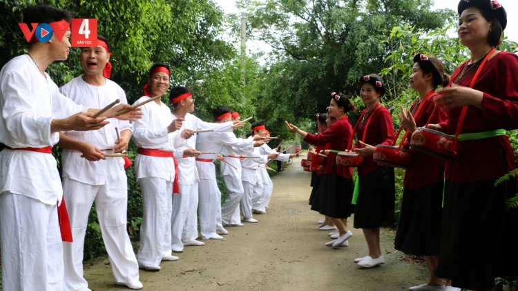 HÁT TRỐNG QUÂN
