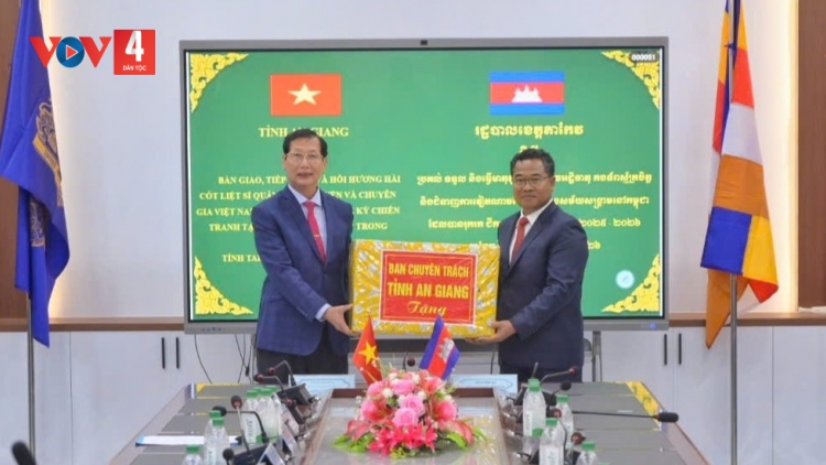 Tiếp nhận 14 hài cốt liệt sĩ tại tỉnh Tà Keo, vương quốc Campuchia