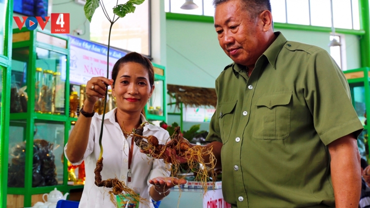 ĐÀ NẴNG P’CĂH SÂM NGỌC LINH LÂNG TƠƠM ZANƯƠU ĐỊNH KỲ ZÂP C’XÊÊ