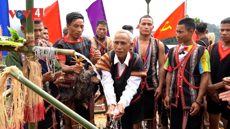 TRÀ VÂN – ĐHỊ DA DING CA COONG PRÁ XAY