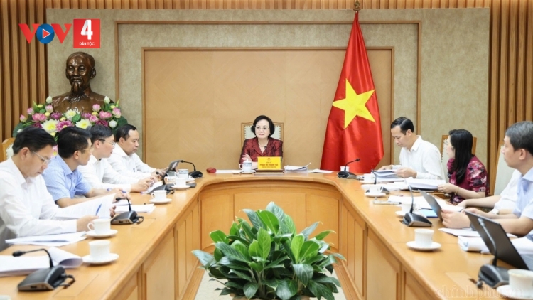 PHÓ THỦ TƯỚNG PHẠM THỊ THANH TRÀ: T’PÂH MANUYH TA BÉCH G’LĂNG LÂNG ĐỢ PR’ĐƠỢ BH’RỢ ĐH’RƯAH CRÊ CƠNH, CĂH MUY THU NHẬP