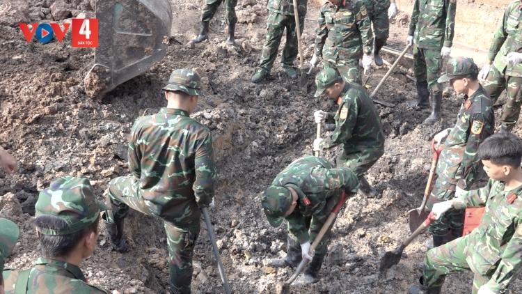 BƠƠN LÊY PA XOỌNG N’HANG 12 LIỆT SĨ ĐHỊ CÔNG VIÊN LÊ THỊ RIÊNG