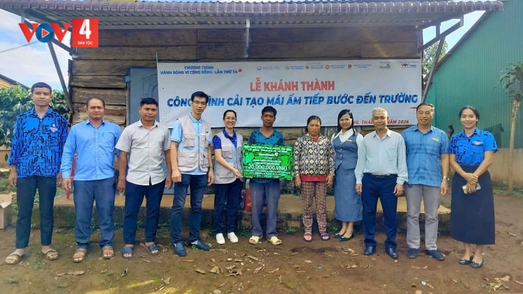 Hơn 1,2 tỷ đồng hỗ trợ đồng bào vùng khó Tà Đùng