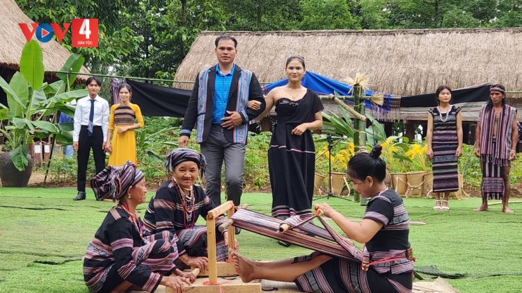 Hát Ka Lêu (Dân ca H're)