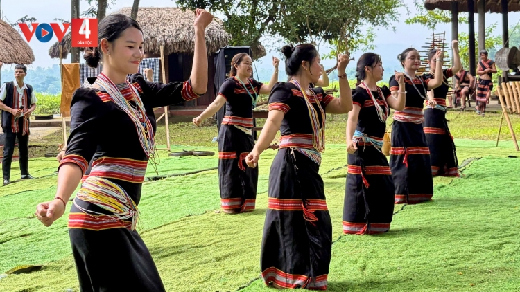Đồng bào Giẻ Triêng TP Đà Nẵng mang sắc hương đại ngàn đến Thủ đô