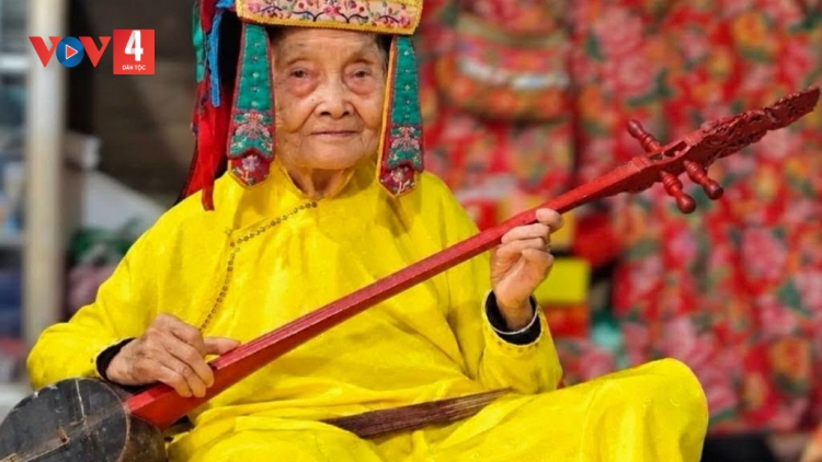 NGHỆ NHÂN DÂN DÂN MỖ THỊ KỊT- MỘT ĐỜI VỚI THEN