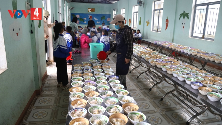 4 GIỜ RA DIU THẦY CÔ COH K’COONG CH’NGAI QUẢNG NGÃI CÂM OIH K’RANG LÊY CH’NA CHA ĐOỌNG HA HỌC TRÒ