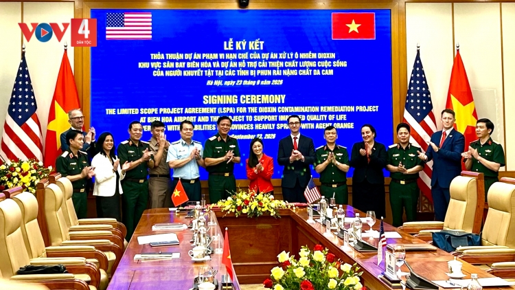 VIỆT NAM - HOA KỲ KÝ KẾT XA NAY GR’HOÓT BHRỢ T’BHƯAH DỰ ÁN BHR’LẬ PA LIÊM RAU CĂH LIÊM CRÊÊ ÂNG CHIẾN TRANH