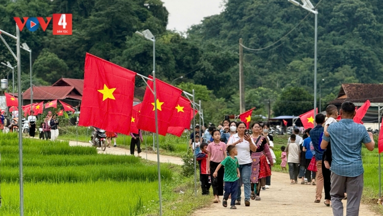 [Sơn La đánh thức nguồn lực văn hóa] Kỳ1: Đánh thức giá trị văn hóa từ phiên chợ vùng cao
