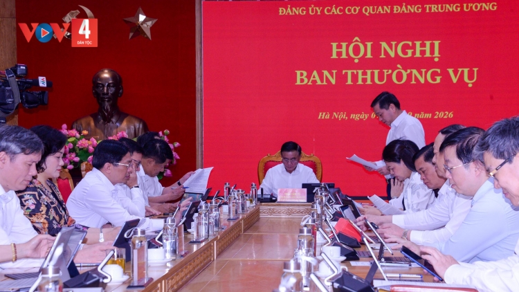 ĐỒNG CHÍ TRẦN CẨM TÚ K’ĐHƠỢNG BHRỢ HỘI NGHỊ BAN THƯỜNG VỤ ĐẢNG ỦY APÊÊ CƠ QUAN ĐẢNG TRUNG ƯƠNG C’XÊÊ 8