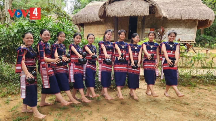 Lễ đóng cửa kho lúa của người Ba Na