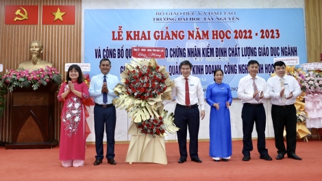  Sang hră Gưl prong Đaị học Tây Nguyên jơnum mut thun hrăm phrâo