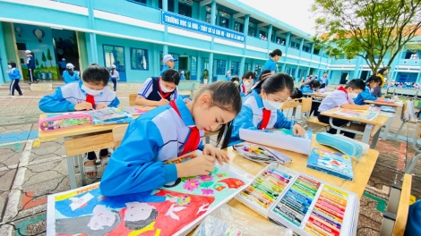 Đoàn ơruh pơnu dong kờl rlau 2 rbô 600 tơmàn đông ai kơnòm dềt geh rài kis kal ke in