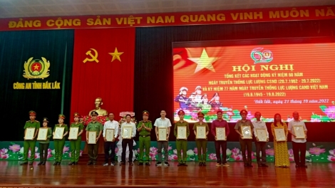 Kŏng ang Đăk Lăk tơbăt 60 xơnăm 'Năr juăt jue  kơ anih jang  