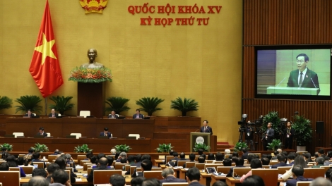 Quốc hội họp ooy bh’rợ ra pă ma nưih pa bhrợ lâng lêy cha mêết zâp dự thảo Nghị quyết