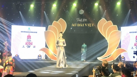 VOV4.Xơ Đăng - Tơbâ 92 hơnăm Hâi mơjiâng Khu ngăn vâi kơdrâi Việt Nam lơ 20/10