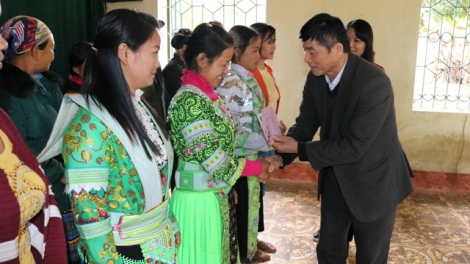 Xay bhrợ liêm choom apêê chính sách acoon coh đơơng chr’năp lalay