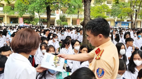 Pa too pa choom rau tệêm ngăn đăh c’lâng p’rang coh nhà trường