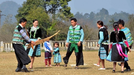 KHIK RAMIK SAONG PATAGOK YAOM GLAONG ILAMU DOM BANGSA BHUM TAPEN NEGAR