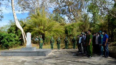 ពូនផ្ដុំកម្លាំងខ្លាំងក្លាក្នុងចិត្តប្រជាជនការពារព្រំដែន។