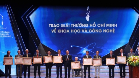 Kơdră teh đak Nguyễn Xuân Phúc vang truh pơm lêh hơpăh tơmam Hồ Chí Minh, hơpăh tơmam Teh đak găh Khoa hŏk păng Kơmăy kơmŏk 