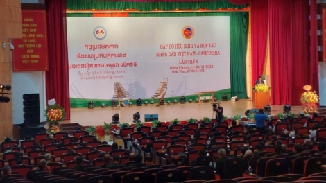 Tơjrâ̆m pơma dơnuh kon pơlei Việt Nam – Campuchia: Đơ̆ng plei nuih truh plei nuih