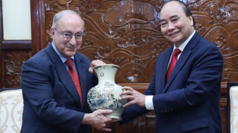 Kăn xiâm hnê ngăn tơnêi têa tơdah Khu tơrŭm tŏng kum Đăi hok Lâp plâi tơnêi dêi Alơmăng