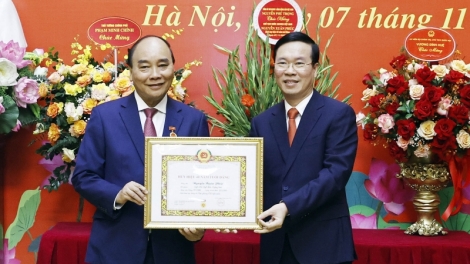 Jao miđai 40 thun mut Ping gah kơ Khua mir sir ơi Nguyễn Xuân Phúc