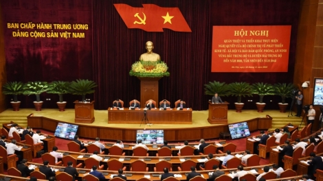 Tổng Bí thư ồng Nguyễn Phú Trọng đơng lam pơrjum gùt lơgar pơlam mờ lơh jat Nghị quyết sồ 26 bơh Ƀộ Cíñ trị dê