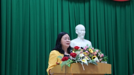 Kơdră Anih krao hơvơn kon pơlei Trung ương Bùi Thị Minh Hoài pơma dơnuh hăm bơngai tăh hla tơ̆ Dak Lak 